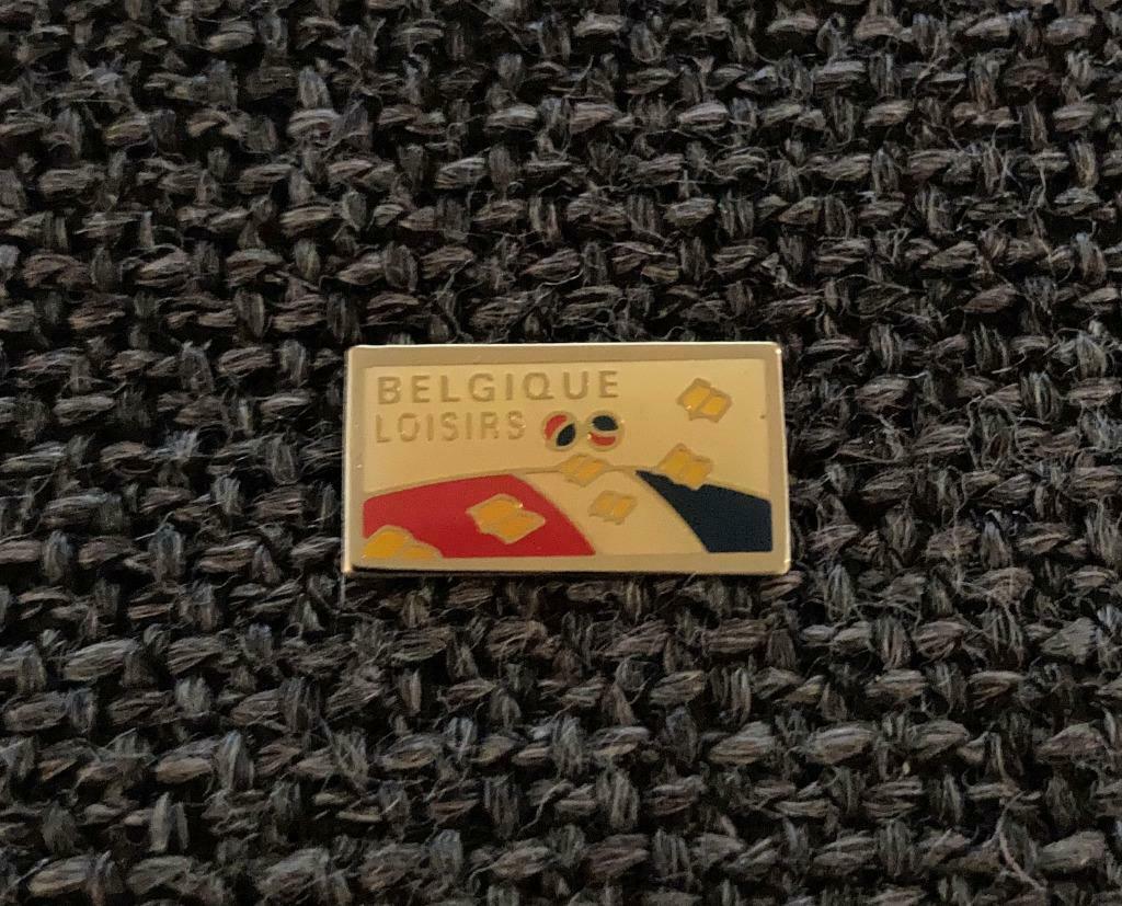 PIN - BELGIQUE LOISIRS, Envoi, Utilisé, Autres sujets/thèmes, Insigne ou Pin's
