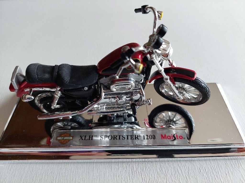 Harley – Davidson  6    1/18 miniaturen: merk MAISTO., 2 cilinders, Motorrijbewijs A, Particulier, Meer dan 35 kW