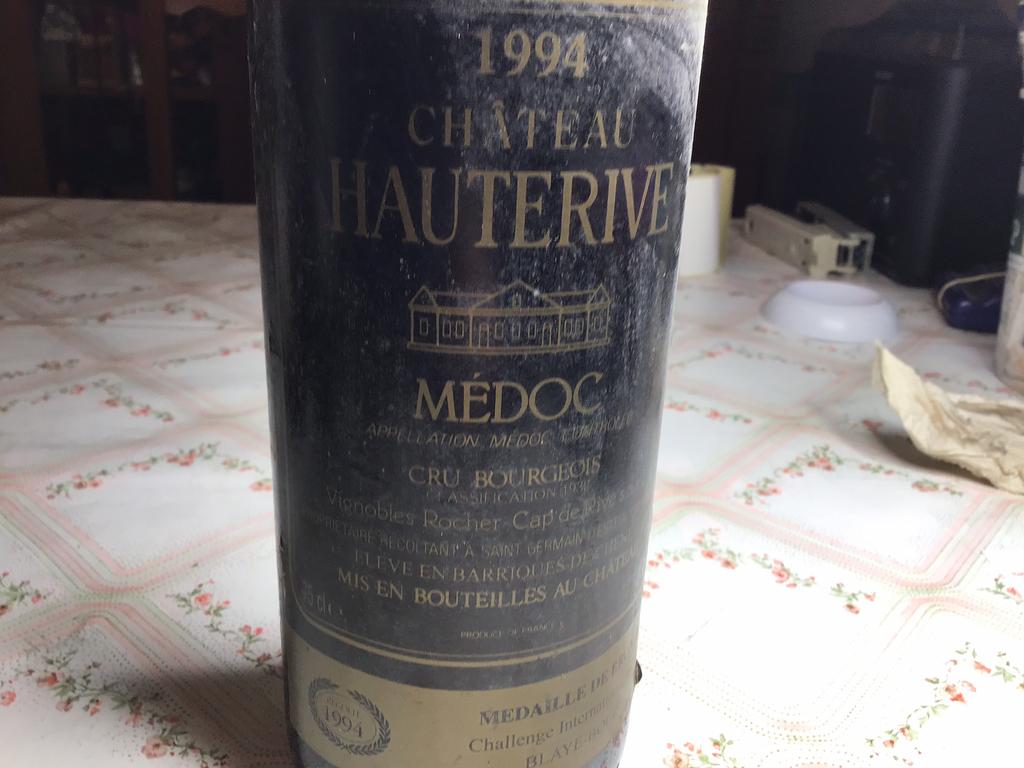 MÉDOC -CHÂTEAU HAUTERIVE DE 1994, Verzamelen, Wijnen, Ophalen of Verzenden, Zo goed als nieuw