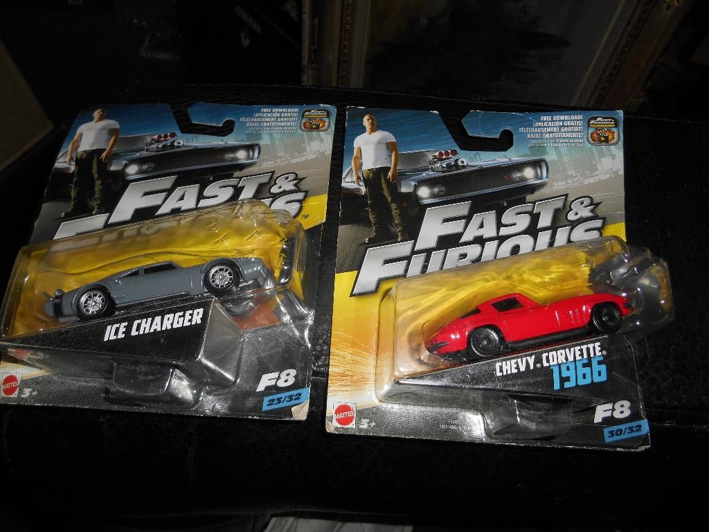 Lot de 2 voitures 1/43 Fast et Furious 8, Enlèvement ou Envoi