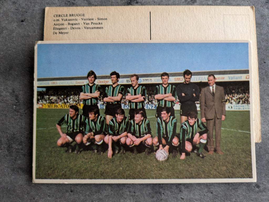 POST KAART VOETBAL CERCLE BRUGGE  TEAM EIND JAREN 60, Verzenden