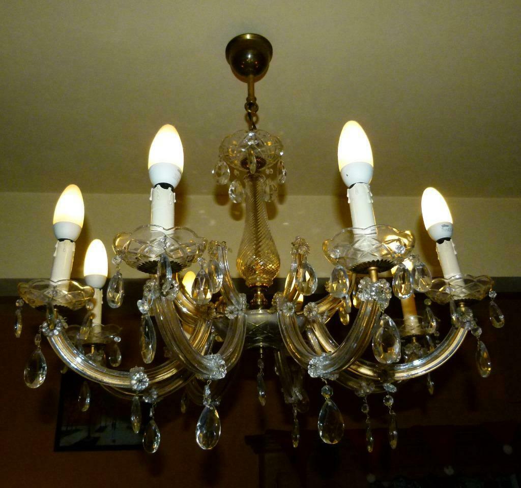 Lustre en crystal, Enlèvement