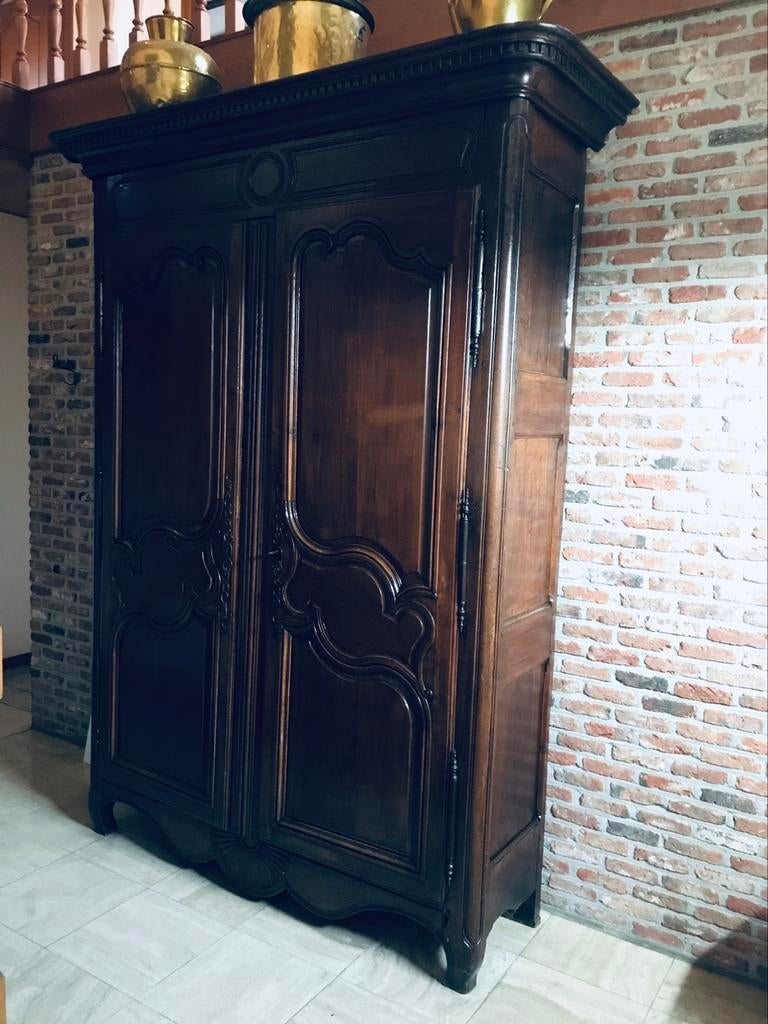 18de eeuwse Normandische bruidskast, Ophalen