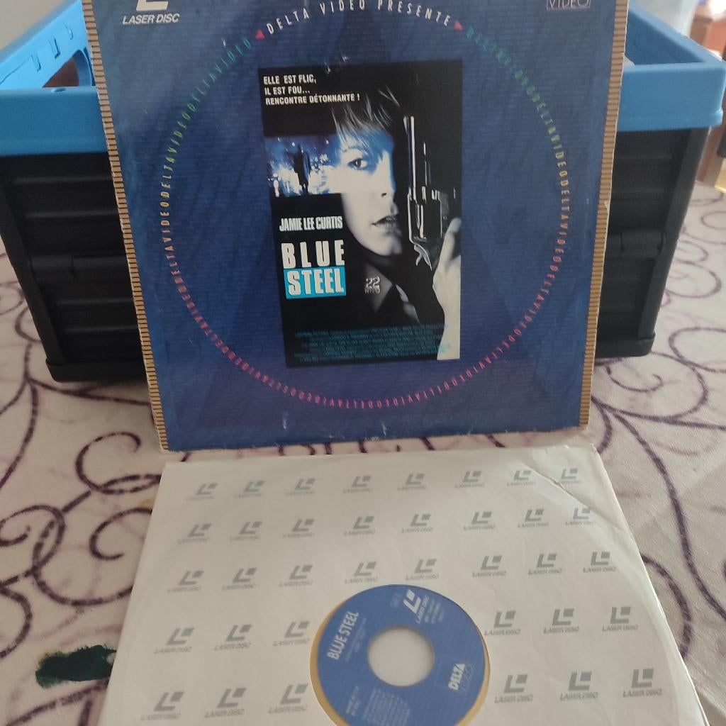 BLUE STEEL - Laser Disc VF (Jamie Lee Curtis), Enlèvement ou Envoi, Utilisé, Film, Autres types