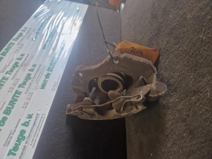 Etrier de frein (pince) avant droit d'un Ford Focus, Autos : Pièces & Accessoires, Enlèvement ou Envoi, 3 mois de garantie, Utilisé