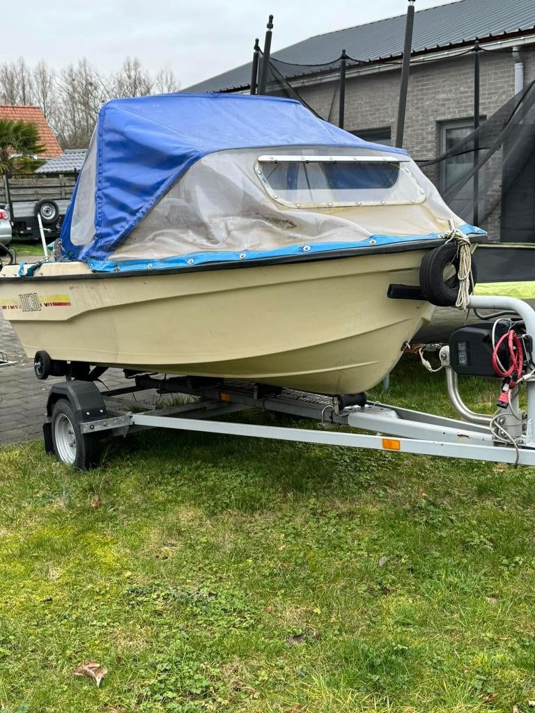 Vissersbootje met trailer en bb Honda motor 10PK te koop, Ophalen, Gebruikt, Tot 10 pk, Buitenboordmotor