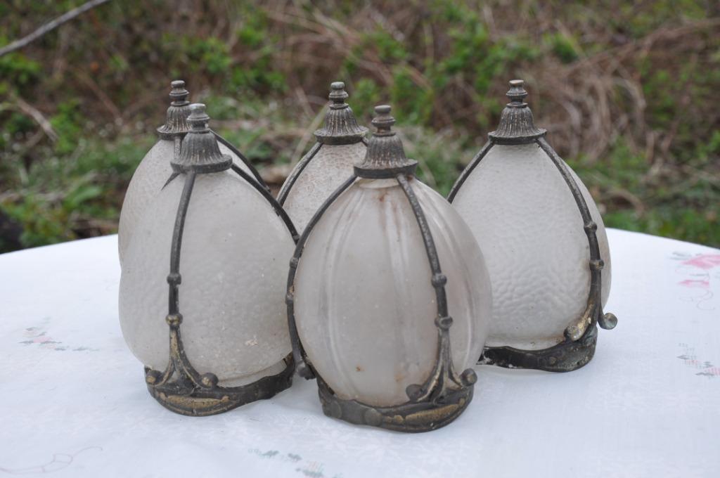 (D)  5 globes (4+1) art nouveau verre sablé armature metal, Antiquités & Art, Enlèvement ou Envoi