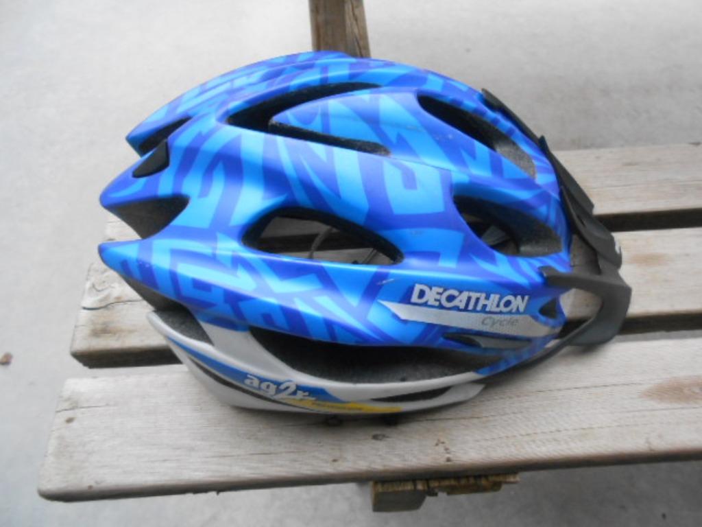 Poids du casque de vélo bleu Decathlon : 300 g 57 x 61 cm, Enlèvement ou Envoi, Utilisé, Homme ou Femme, Decathlon
