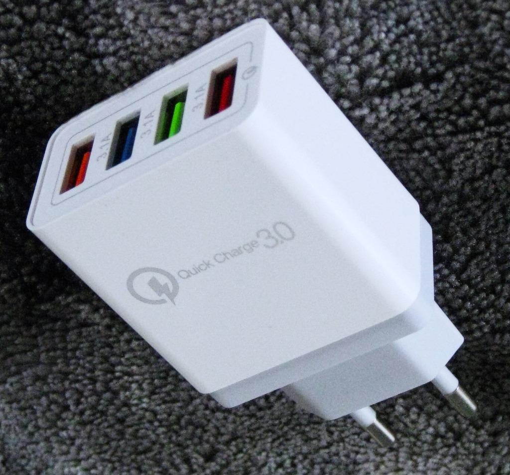 USB Oplader 30W Quick Charge 3.0 USB Charging Adapter 4 Port, Ophalen of Verzenden, Zo goed als nieuw