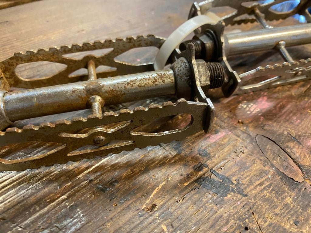 Antieke fiets pedalen, Fietsen en Brommers, Fietsen | Oldtimers, Minder dan 47 cm, Verzenden