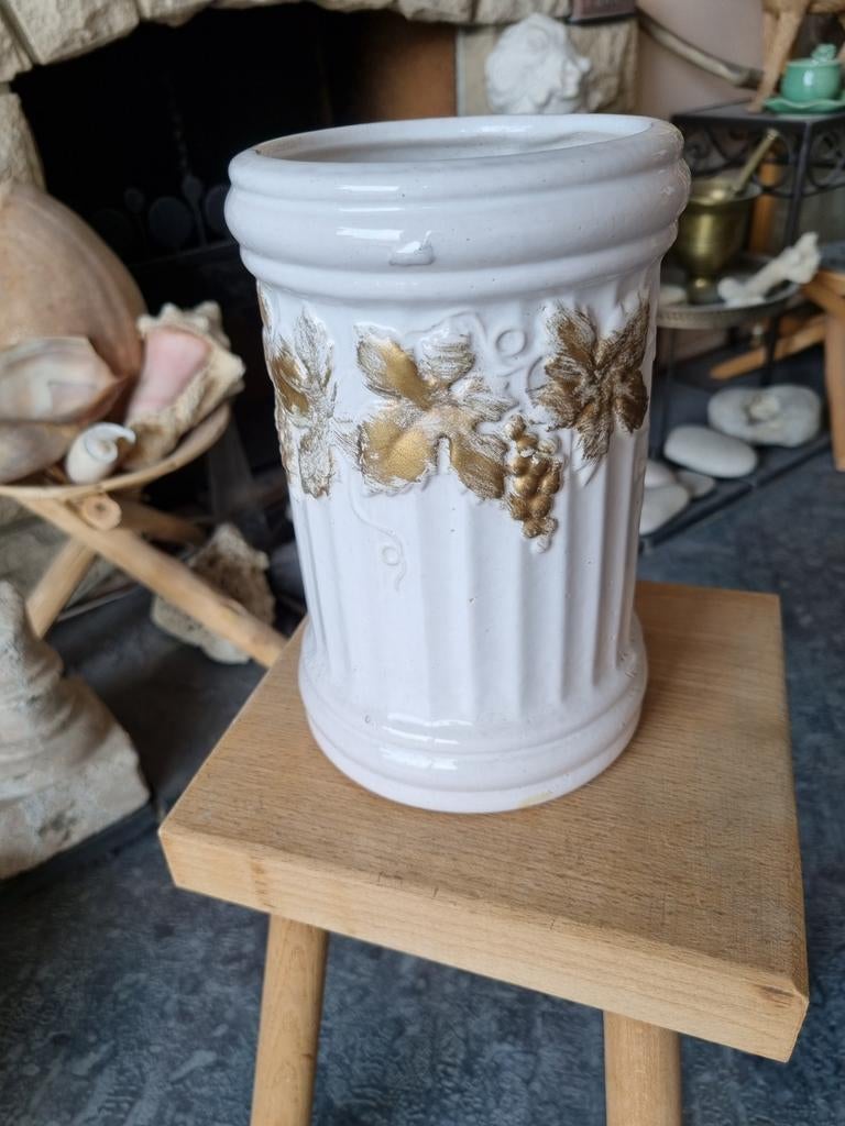 Pot plantes fleurs blanc reliefs dorés 20 cm, Enlèvement ou Envoi, Moins de 25 cm, Rond, Utilisé
