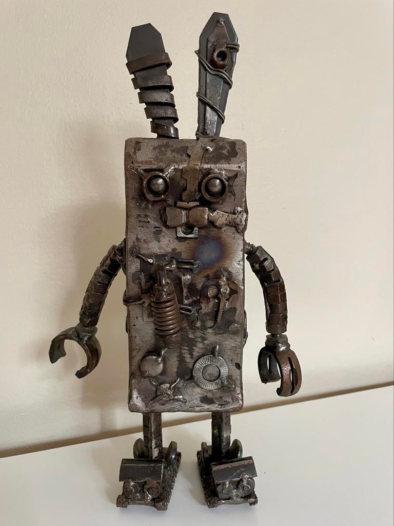 Sculptuur van een Kretenskonijn in gerecycled metaal, Antiek en Kunst, Ophalen of Verzenden