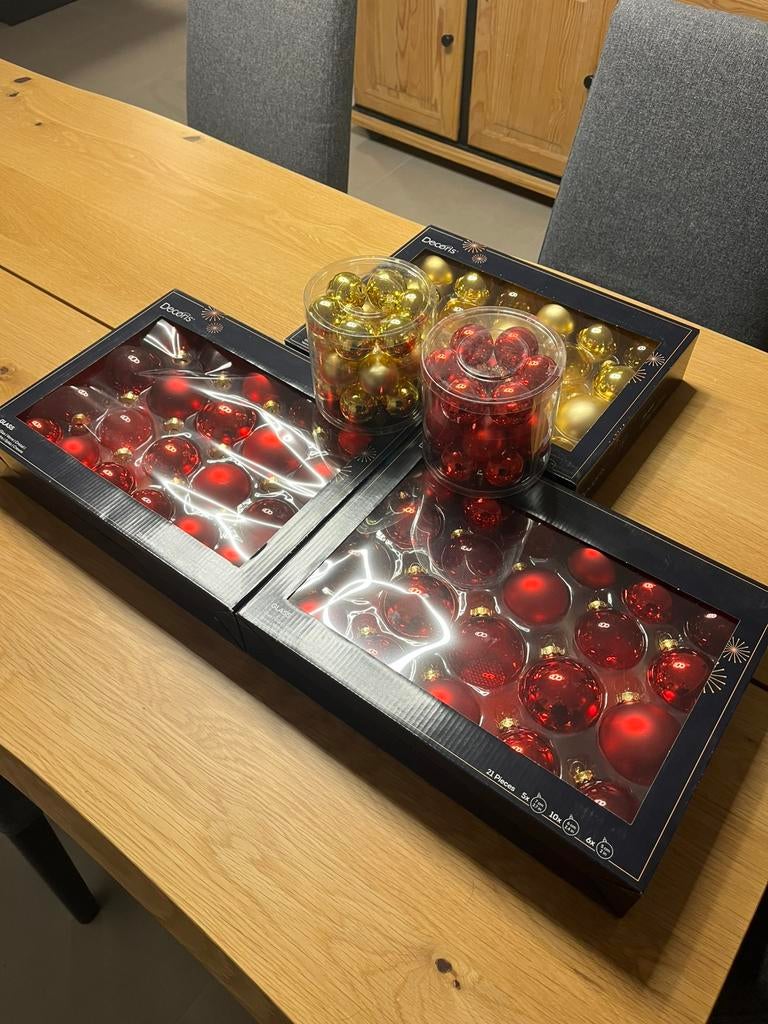 Set gouden en rode kerstballen, Ophalen, Zo goed als nieuw