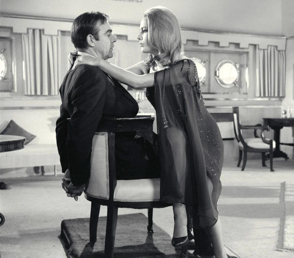 Authentieke handtekeningen van SEAN CONNERY en KARIN DOR 00, Verzamelen, Film en Tv, Ophalen of Verzenden