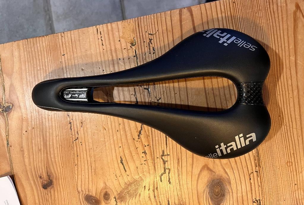 Selle Italia SLR Super Flow, Vélos & Vélomoteurs, Vélos Pièces, Comme neuf, Selle, Enlèvement