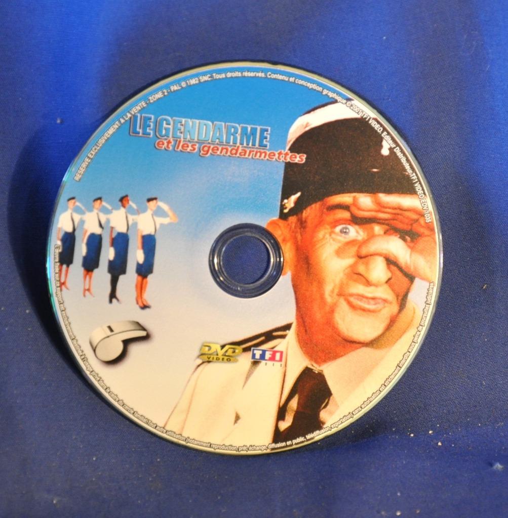 dvd le gendarme et les gendarmettes (x20106), Tous les âges, Enlèvement ou Envoi, Utilisé, Autres genres