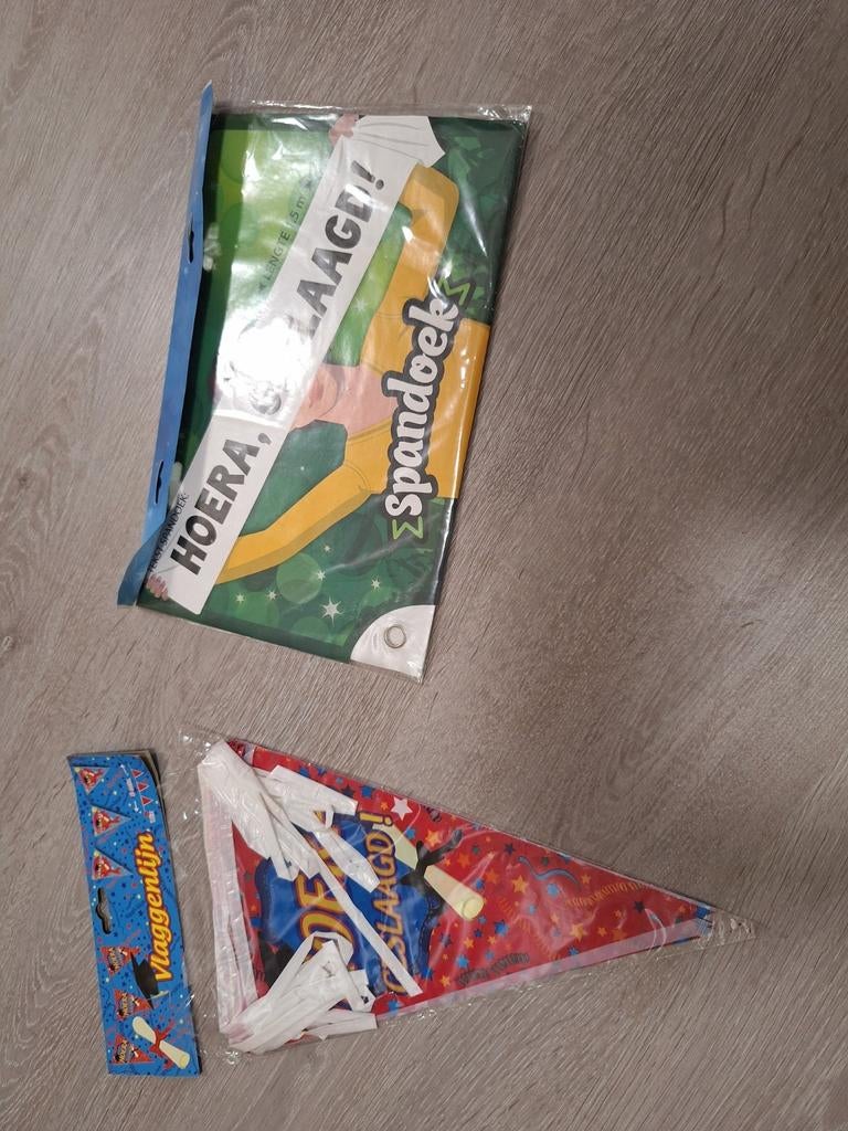 Vlaggenlijn en spandoek met hoera geslaagd, nieuwstaat, Ophalen of Verzenden, Nieuw