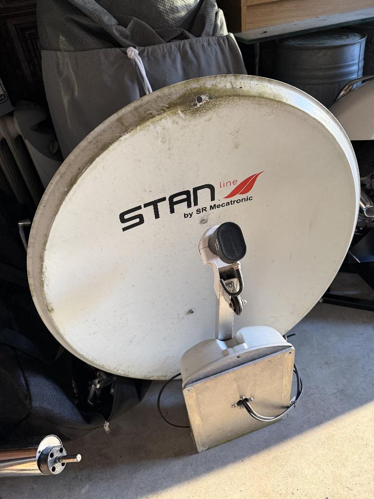 volauto. schotelantenne voor camper, Audio, Tv en Foto, Schotelantennes, Ophalen, Gebruikt, (Schotel)antenne