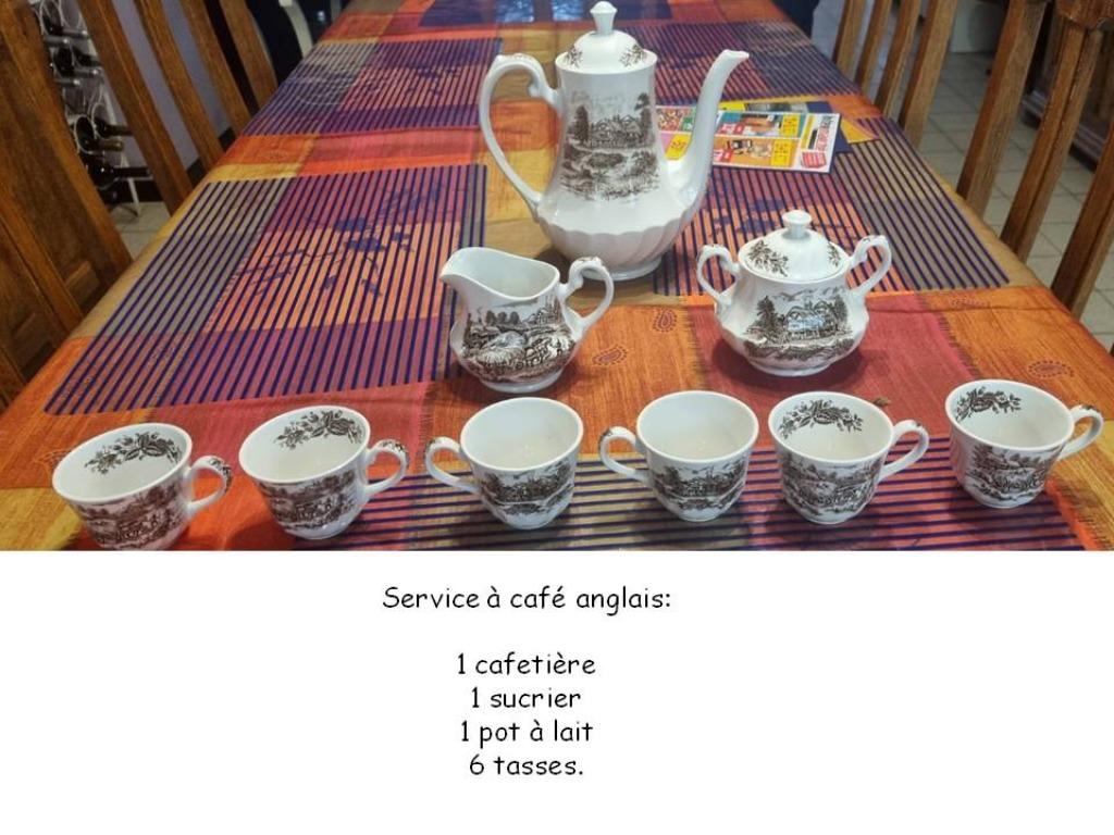 Service à café anglais, Maison & Meubles, Enlèvement, Comme neuf, Blanc
