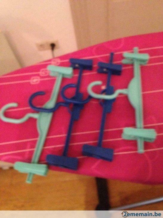 lot cintres à pinces en plastique, Utilisé