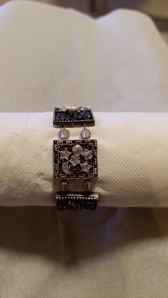 Bracelet élastique, s'adapte à tous les poignets. ‍️🙋‍♀️, Bijoux, Sacs & Beauté, Bracelets, Comme neuf, Élastique, Violet, Avec strass