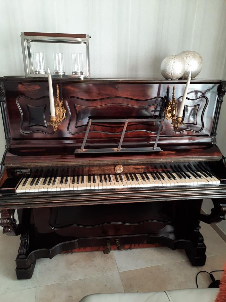 Mooie antieke piano van 1881, Enlèvement, Piano
