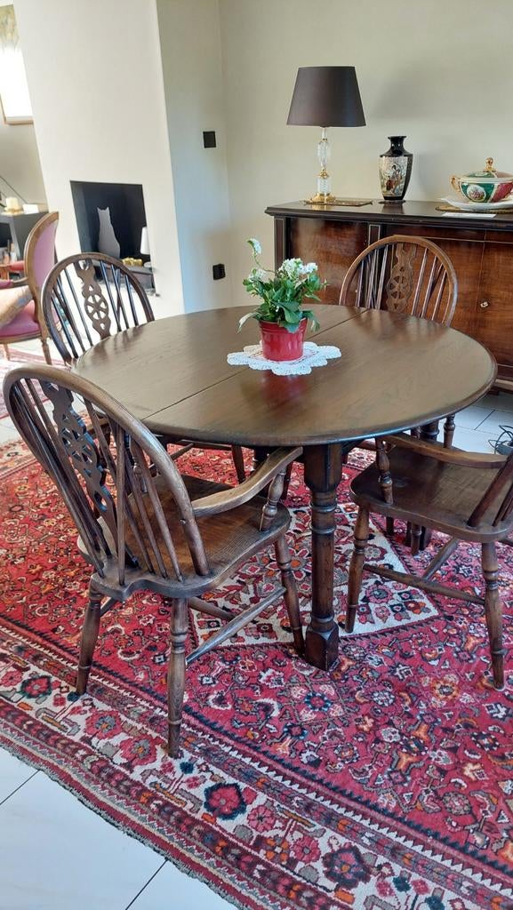 Tafel met 6 stoelen, Ophalen