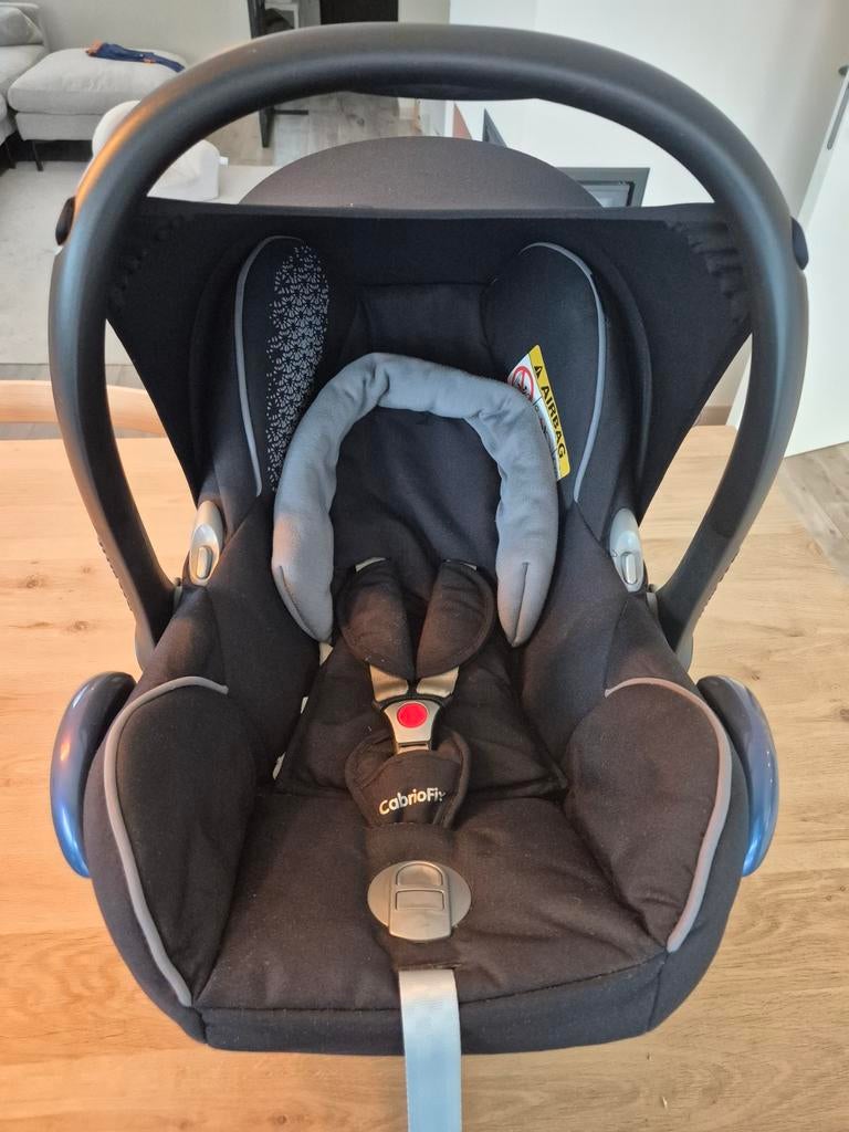 Maxi cosi cabrio fix, Enlèvement