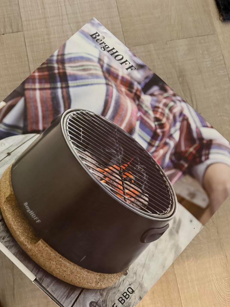 BergHOFF tafel BBQ – compacte houtskoolbarbecue – zwart, Enlèvement ou Envoi, Comme neuf