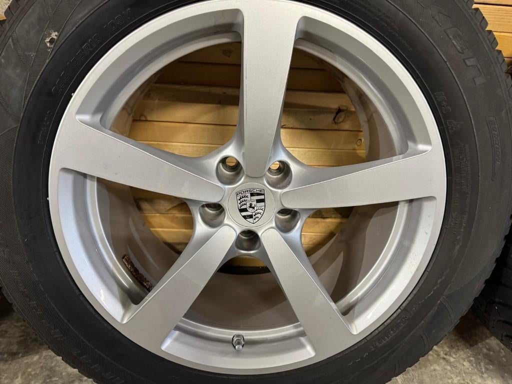 Originele Porsche Macan Velgen 18 Inch Winterbanden, Ophalen, 18 inch, Gebruikt, 255 mm
