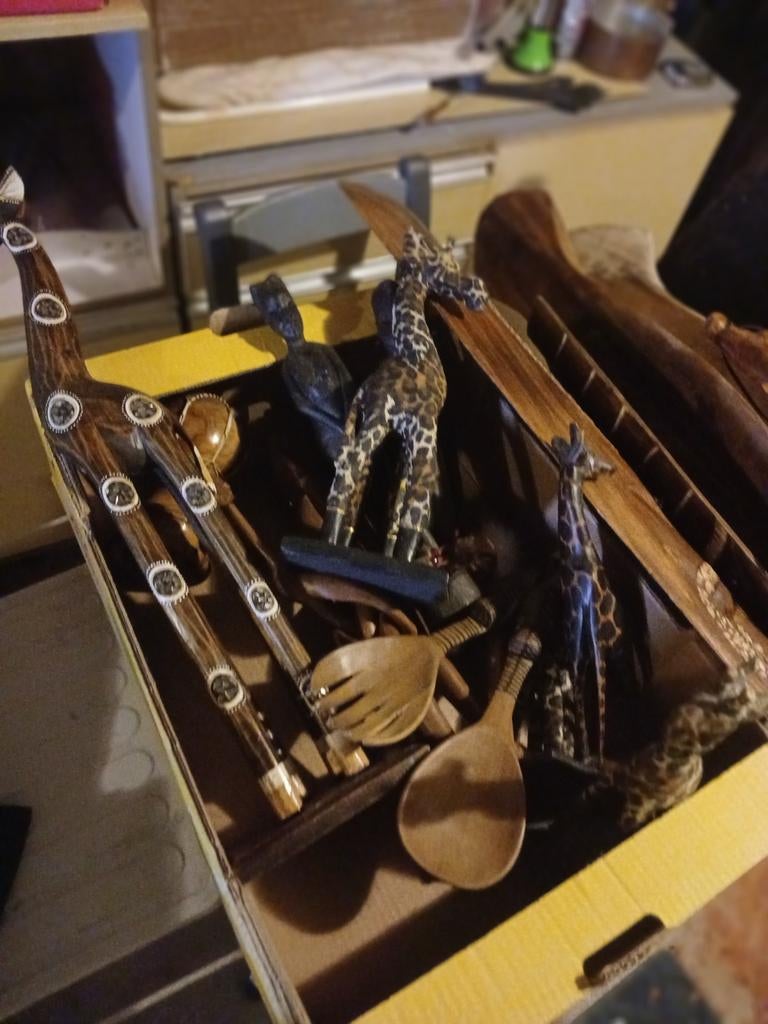 Gros lot deco masques girafe buste table afrique, Antiquités & Art, Enlèvement