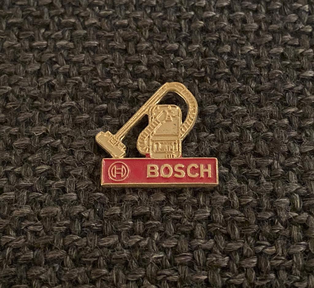 PIN - BOSCH - STOFZUIGER, Verzamelen, Verzenden, Gebruikt, Merk, Speldje of Pin