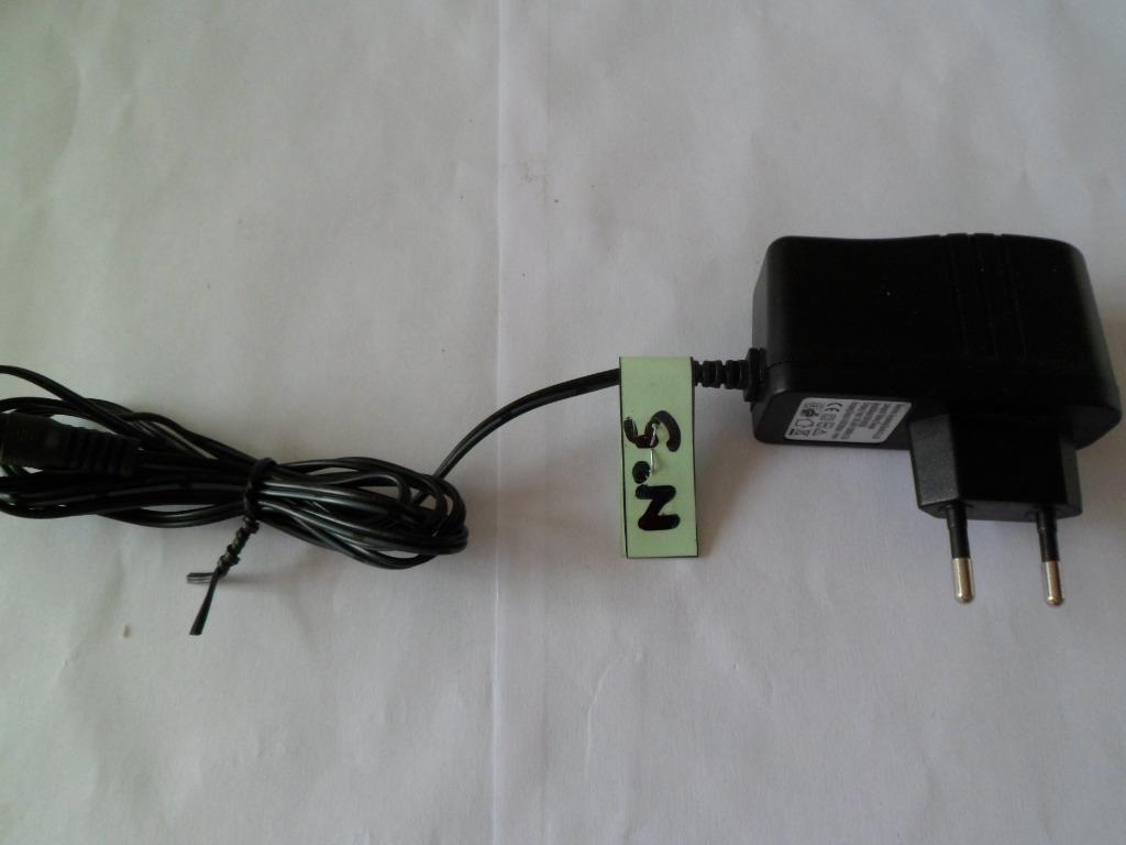 Adapter 220-240VAC; 4.5VDC 800mA, pinnetje: dia. 5.5mmx2mm, Enlèvement ou Envoi, Comme neuf