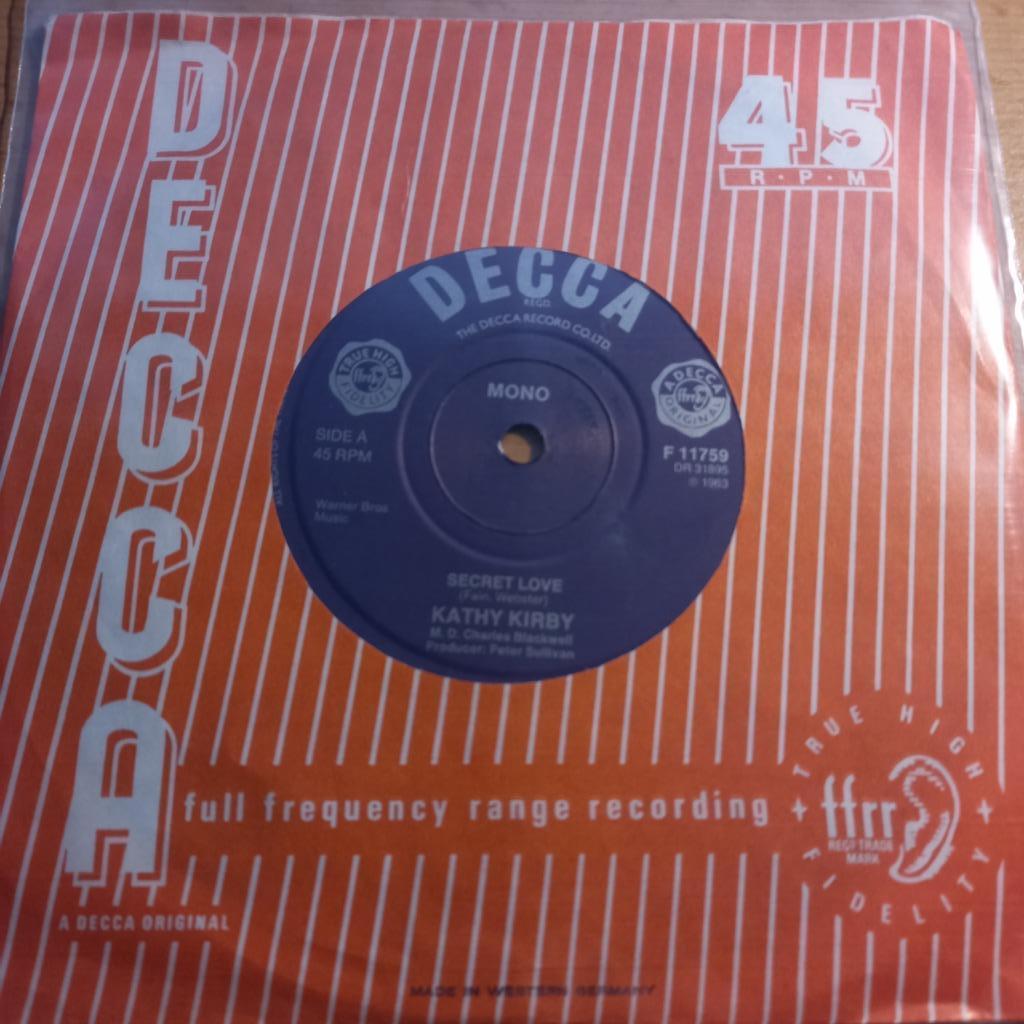 Kathy Kirby – Secret Love '''Popcorn Oldie'', Enlèvement ou Envoi, Single, Comme neuf, Pop