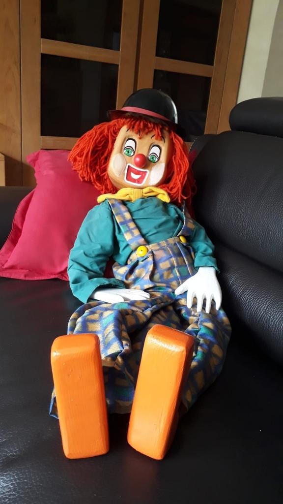 Houten clownpop, uniek stuk, Ophalen, Zo goed als nieuw