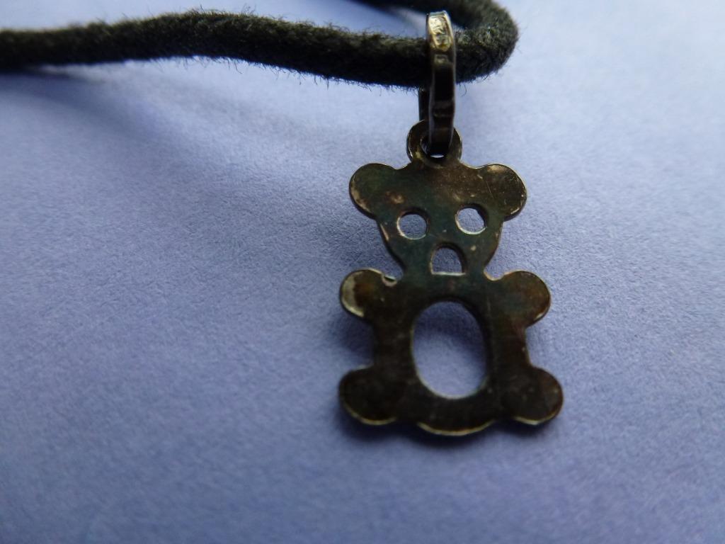 halsketting met metalen heel klein hangertje beertje, Handtassen en Accessoires, Kettingen, Overige materialen, Zwart, Ophalen of Verzenden