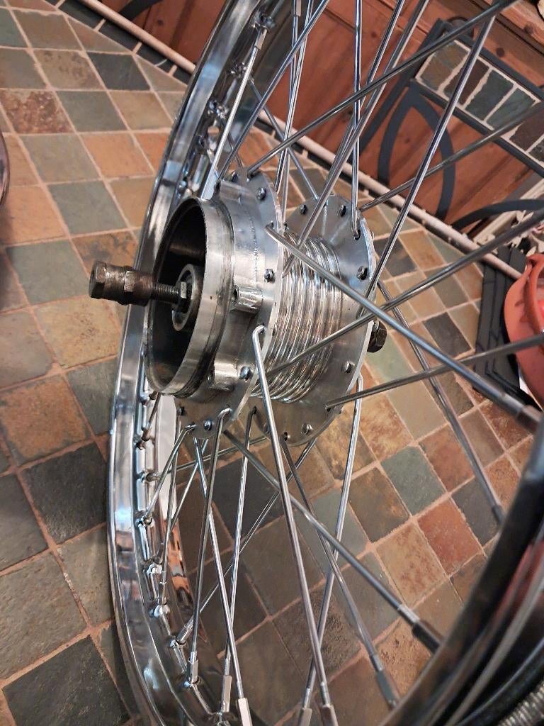 Roues Av88, Envoi, Comme neuf, Autres types, Autres marques
