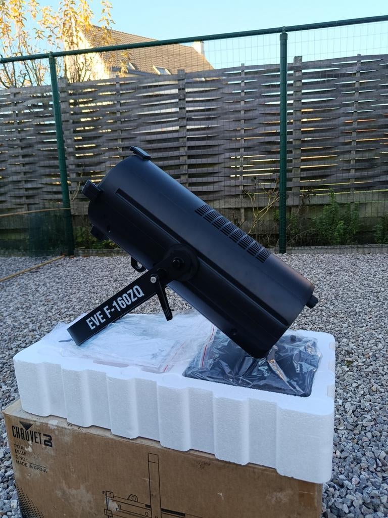 Chauvet eve f 160zq theaterspot. NIEUWE., TV, Hi-fi & Vidéo, Matériel d'optique | Télescopes, Enlèvement