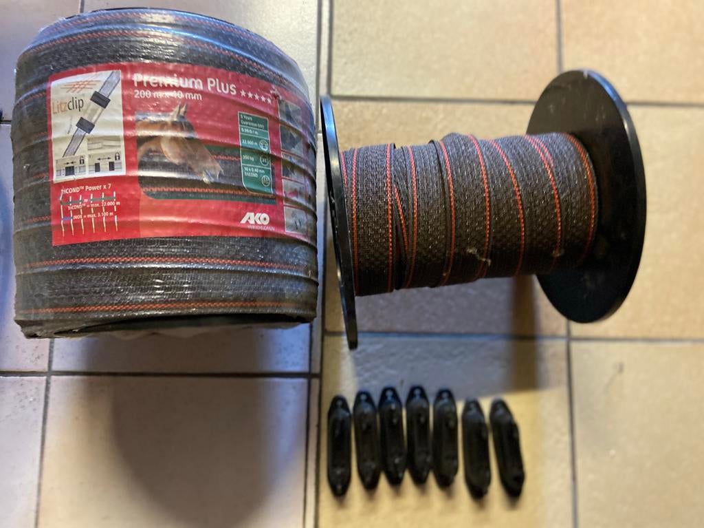 Afspanningsmateriaal weide + enkele isolatoren, Weidegang, 4 paarden of pony's of meer
