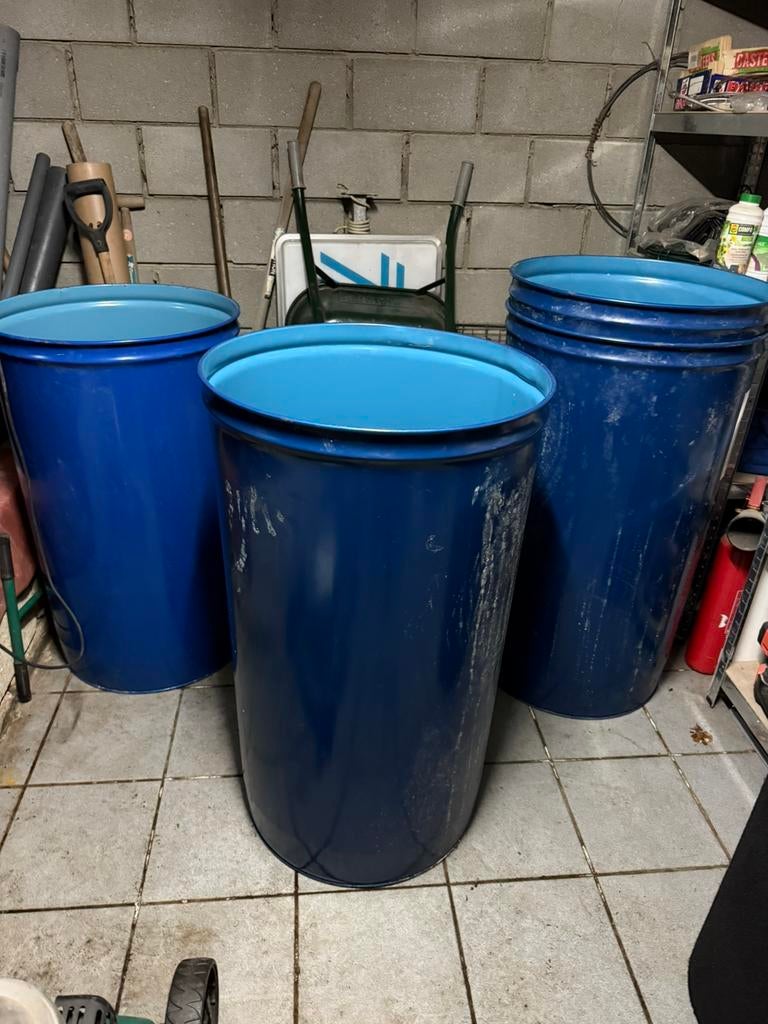 200 L vaten te koop, Enlèvement, Comme neuf