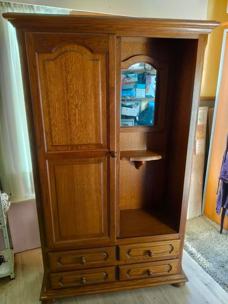 Vol eiken jassen kast voor in de gang, Ophalen