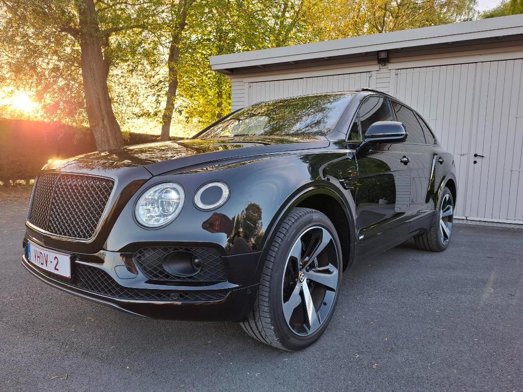 BENTLEY BENTAYGA ÉDITION SPÉCIALE EN CARGO LÉGER, Autos, Cuir, Bentayga, Achat, Euro 6