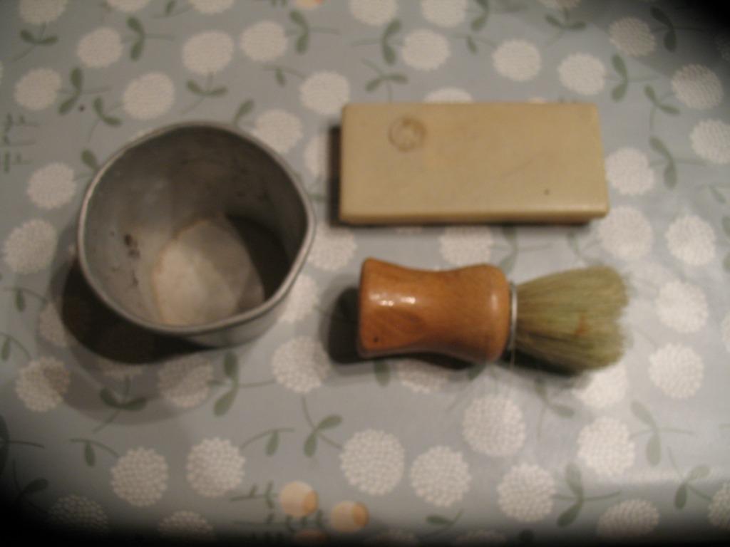 boîte à matériel de rasage de terrain avec lion, Enlèvement ou Envoi, Armée de terre, Autres types