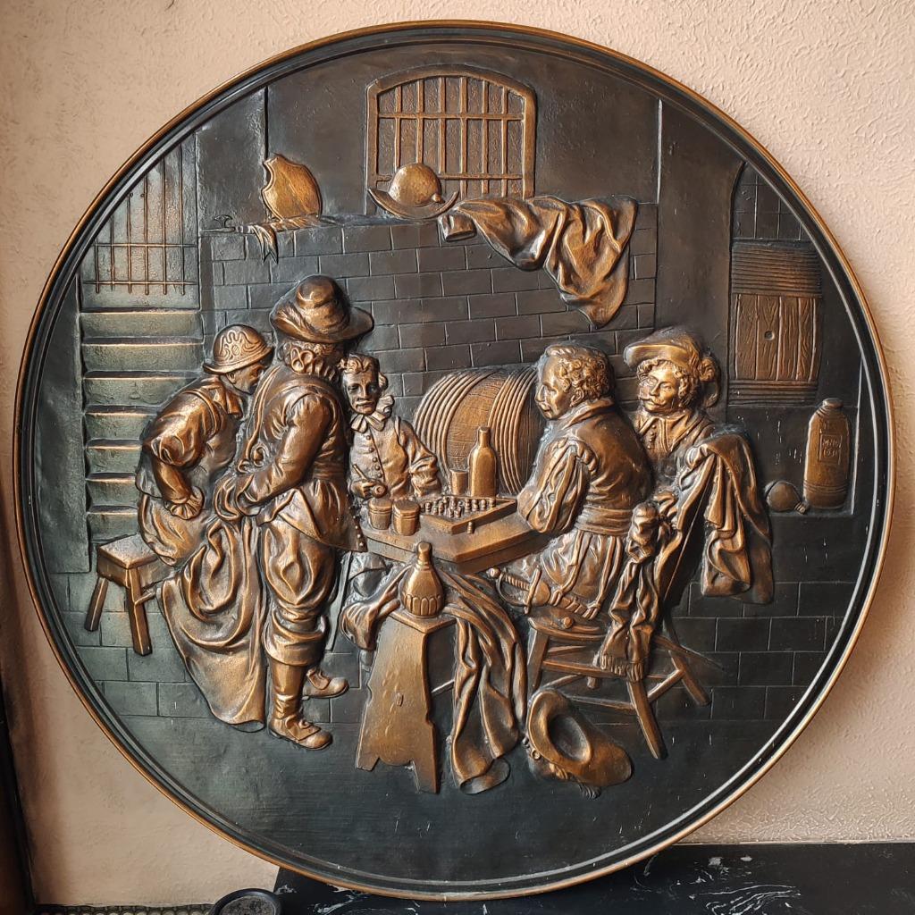 Plaque en cuivre repoussé - Scène de taverne, Antiek en Kunst, Antiek | Brons en Koper, Ophalen of Verzenden, Koper