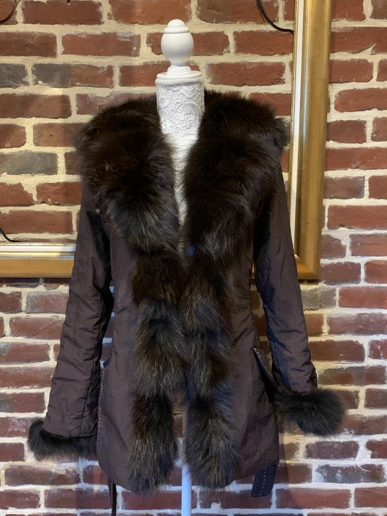 Mooie jas gevoerd met bont, vossenbont M/L, Kleding | Dames, Ophalen of Verzenden, Gedragen