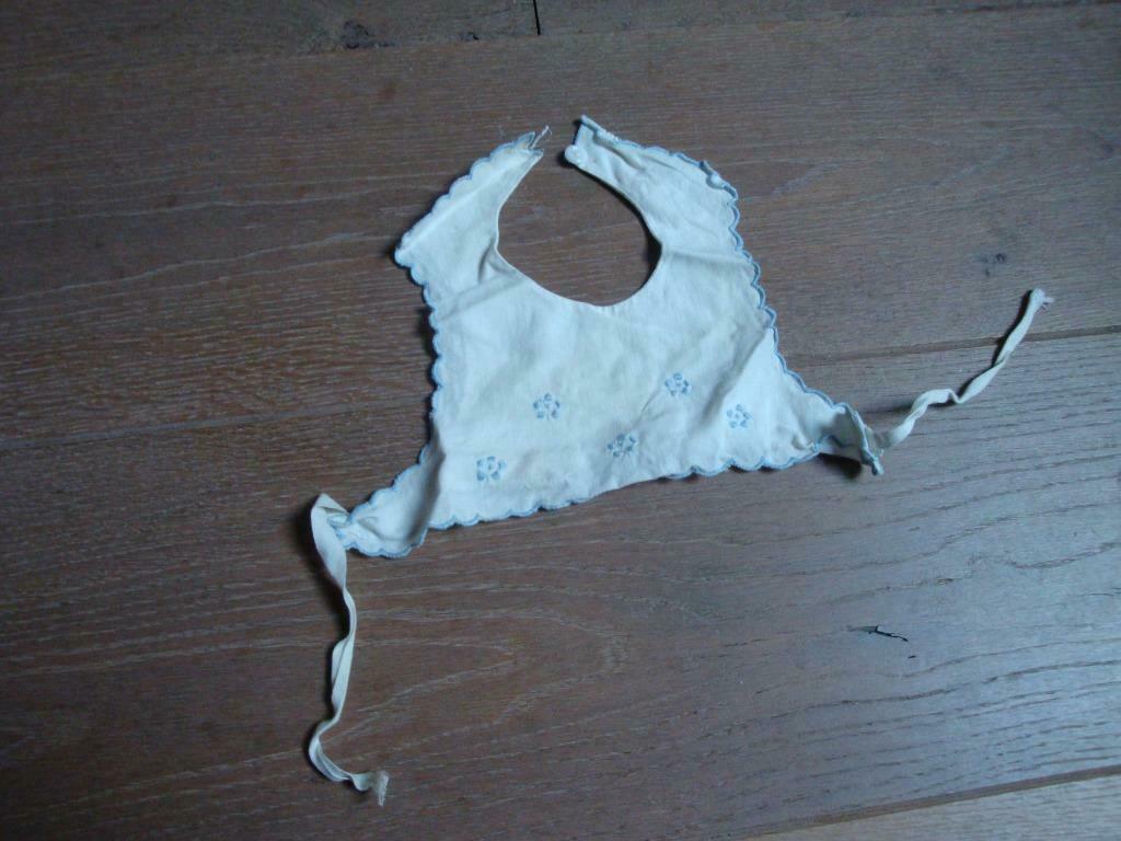 Ancien bavoir pour poupée jouet, Enfants & Bébés, Enlèvement ou Envoi