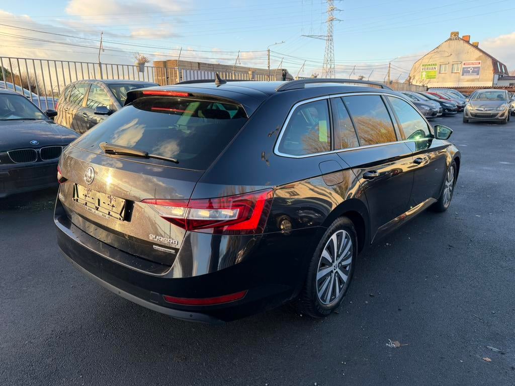 SKODA SUPERB DIESEL 1.6 EU6b, Auto's, Stof, Euro 6, 4 cilinders, Zwart