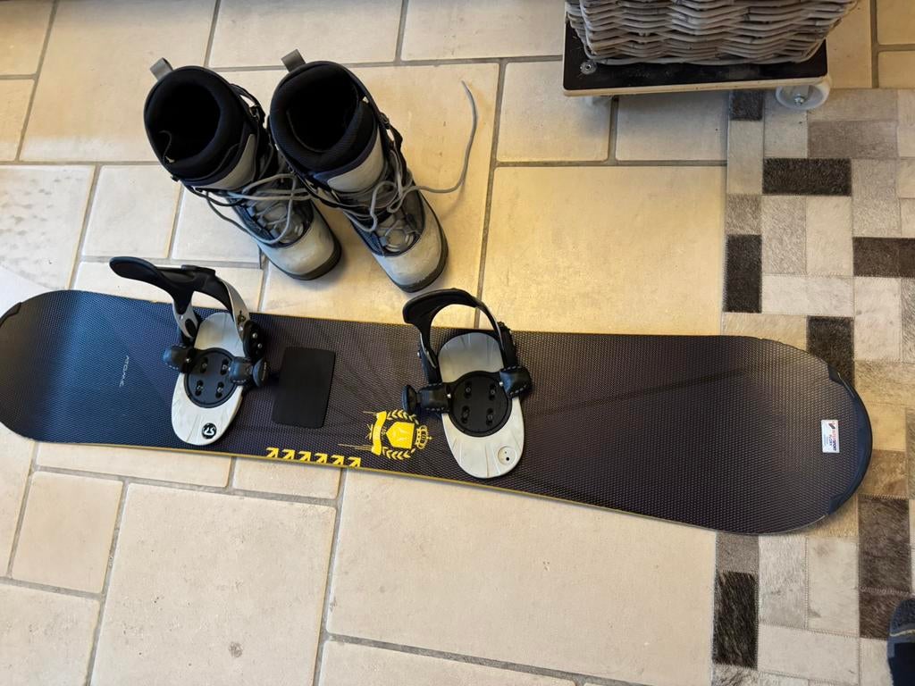 Atomic snowboard met Fast Pro bindingen/botten, Ophalen, Bindingen