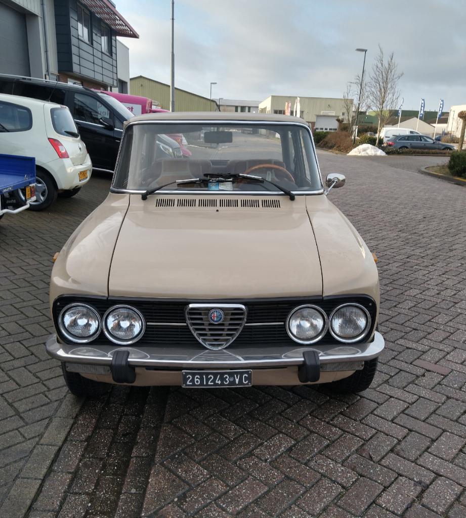 2X Alfa Romeo Giulia NOVA klassiekers LAATSTE KANS  !!!!, Auto's, Alfa Romeo, Bedrijf, Giulia, Benzine, Berline, 4 deurs, Handgeschakeld