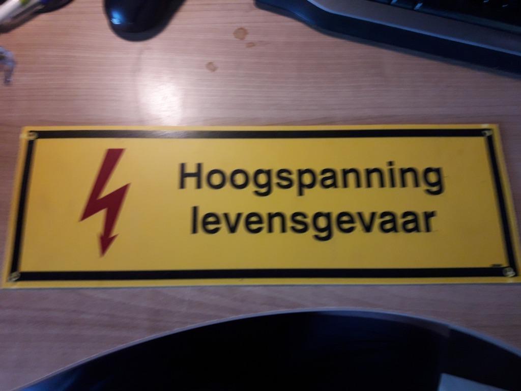 Plaque en PVC haute tension Danger de mort, Enlèvement ou Envoi